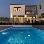 Apartment Ro