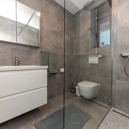 Ro Rogoznica (Sibenik-Knin)